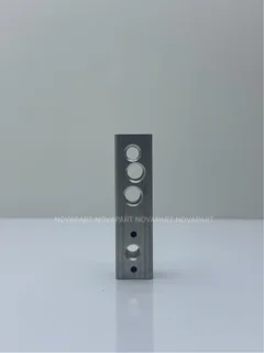 تصویر پلیت زیر گوشواره یونیسانکس